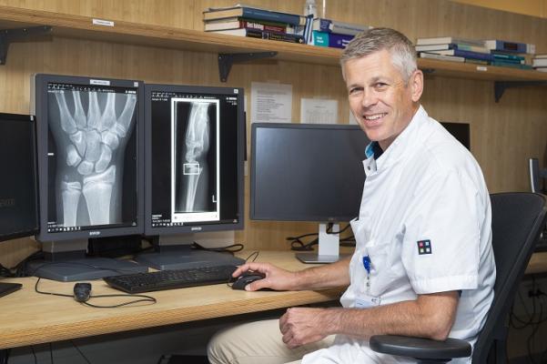 Gleamer, a French medtech company pioneering the use of artificial intelligence technology in the practice of radiology, announced today that the United States Food and Drug Administration has cleared its BoneView AI software for use by U.S. healthcare specialists to aid in diagnosing fractures and traumatic injuries on X-rays.