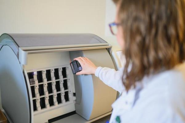 New research funded by the National Institute for Health and Care Research (NIHR) has led to the UK government approving the use of digital pathology to help speed up analysis of cancer screening samples 
