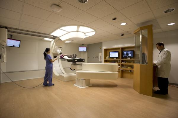 Proton Therapy Advantages IMRT Advanced Head and Neck Cancers