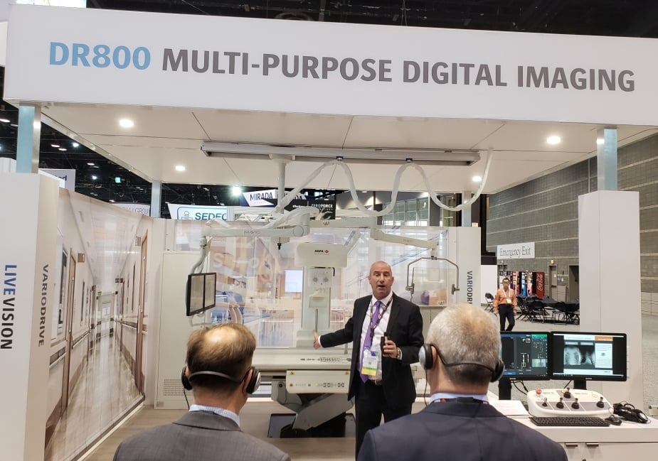 Agfa demonstrates multipurpose DR system before RSNA 2018 show floor opens.