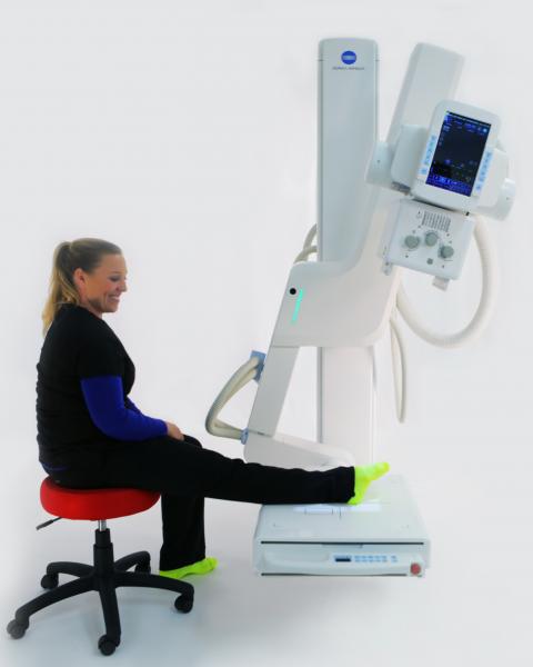The KDR-UA shows positioning for an ankle radiograph.