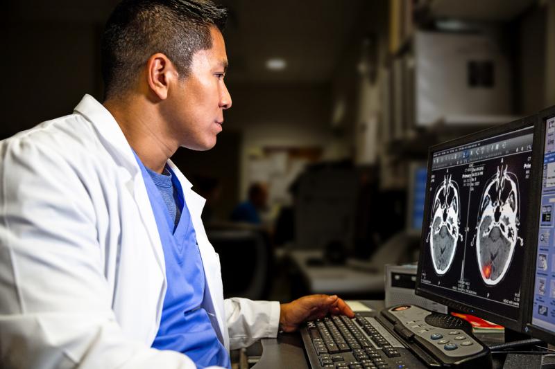The latest version of the universal viewer shown by GE Healthcare at RSNA 2019 incorporates artificial intelligence