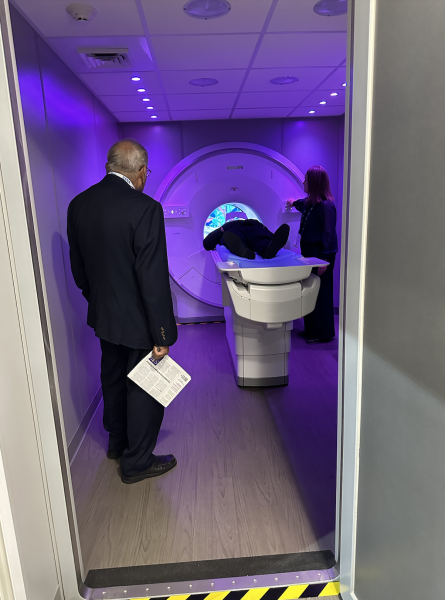Unlike conventional MRI magnets, which typically require around 1,500 liters of liquid helium, a Philips BlueSeal magnet only needs to be pre-loaded with 7 liters