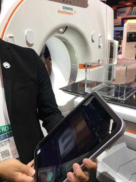 Siemens unveil two new CT scanners for radiotherapy at the ASTRO 2019 meeting. The Go.Sim offers a workhorse RT system with a 64-slice scanner. The Go.Open Pro is a 128-slice system for higher acquisition speeds and more advanced software options. The Go series of CT systems use tablet computers hung on either side of the scan to allow easy, wireless access by the tech to make all necessary adjustments to the scanner. This also allows them to spend more time at the patient’s side. #ASTRO19 #ASTRO2019 #ASTRO