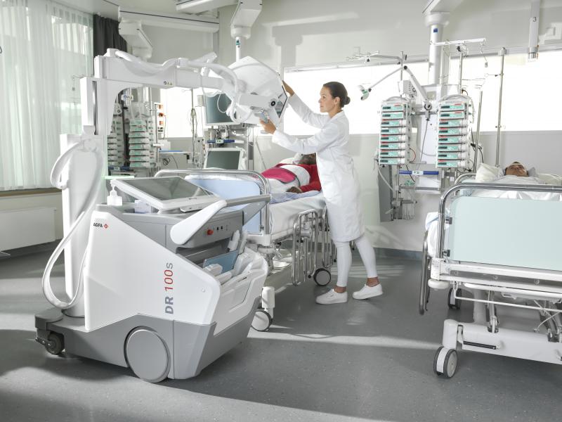 Agfa Healthcare built AI into the latest version of its mobile X-ray system, dubbed the DR 100 S.