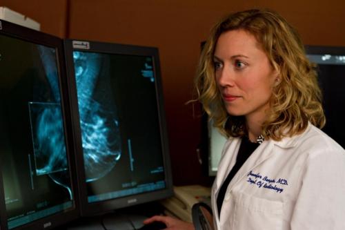 Radiologists Quickly Improve Screening Performance With 3-D Mammography
