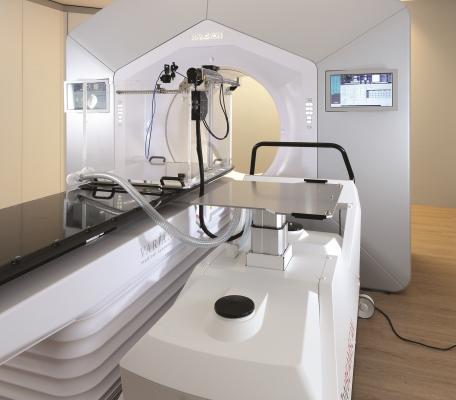 The Beamscan 3-D water phantom with the Varian Halcyon radiotherapy system